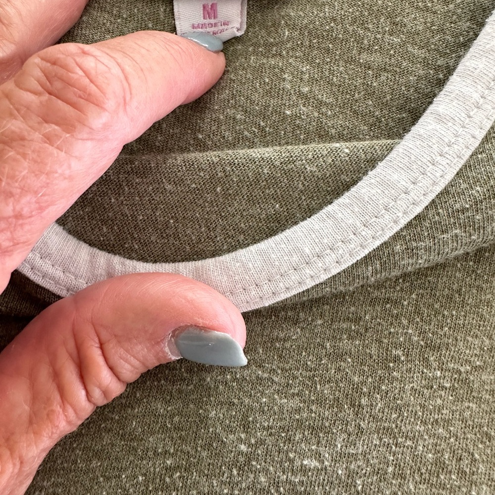 LULAROE Randy top - Picture 5 of 5